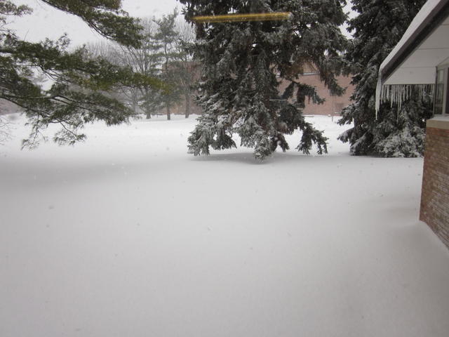 Where is the path to the Science Building?